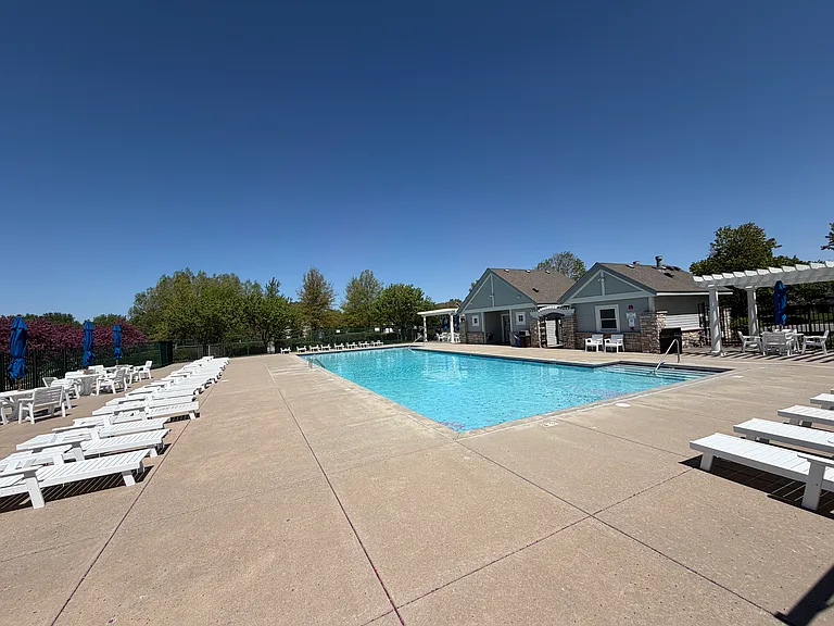11007 Oak Grove Cir #B — Photo 27