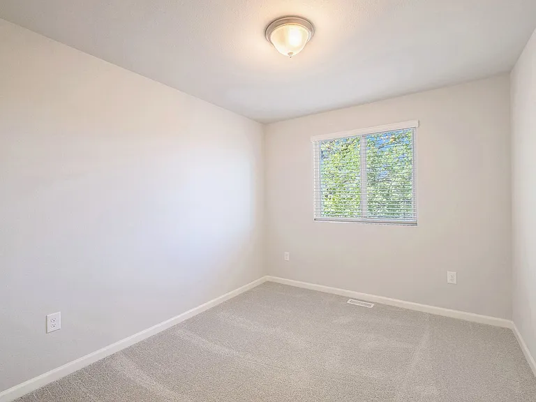 1694 Pine St — Photo 15