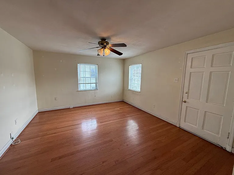 8661 Litzsinger Rd — Photo 8