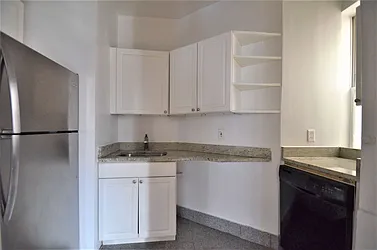 Rented by CITY SKYLINE REALTY INC