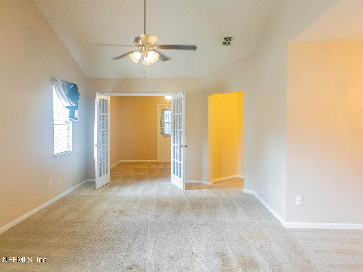 3 bed, 2.0 bath, 1314 sqft, $2,200 — Photo 4