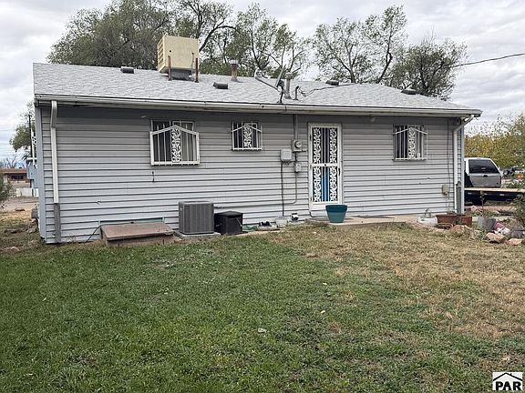 4th image of 2608 Poplar St