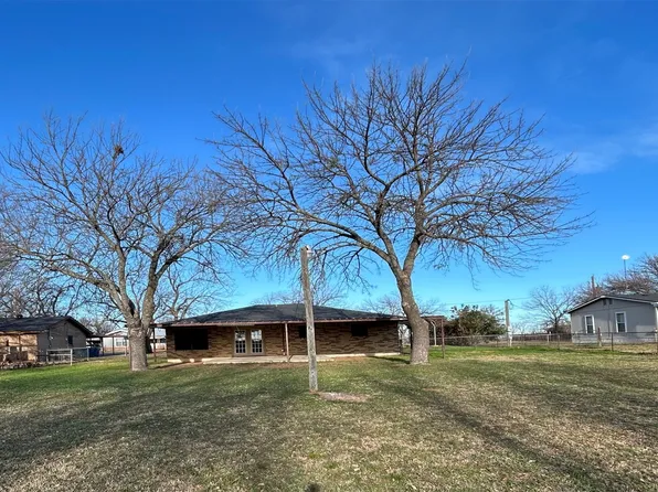 1018 N Fisher St, Gorman, TX 76454