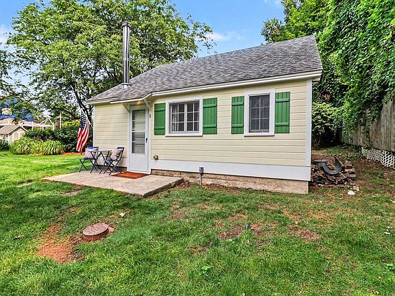 3rd image of 995 N Lakeshore Dr #6