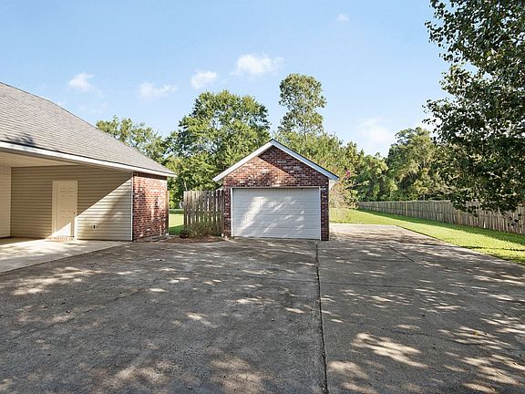 2nd image of 8224 Beechwood Dr