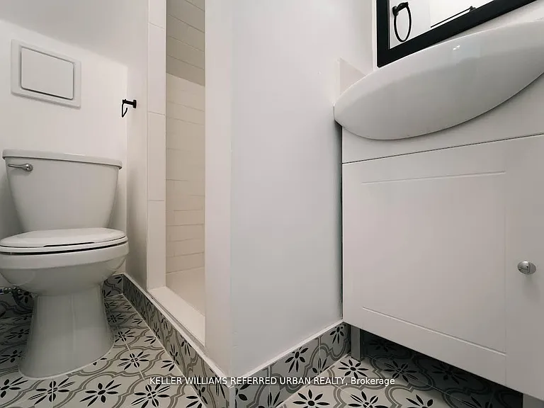 1182 Ossington Ave #UPPER — Photo 16