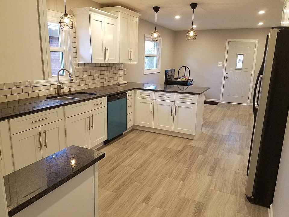 Newer high end kitchen