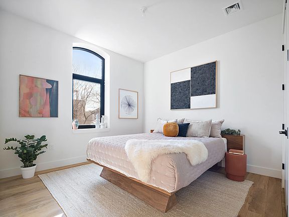 5th image of 10 Quincy St #3D