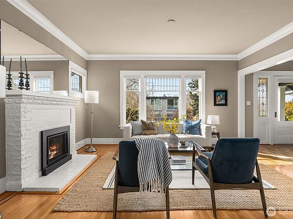 5th image of 2218 Nob Hill Avenue N