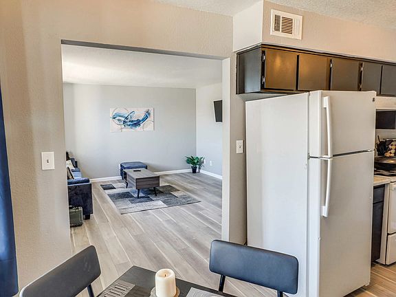 2nd image of 644 Swan Dr APT 3