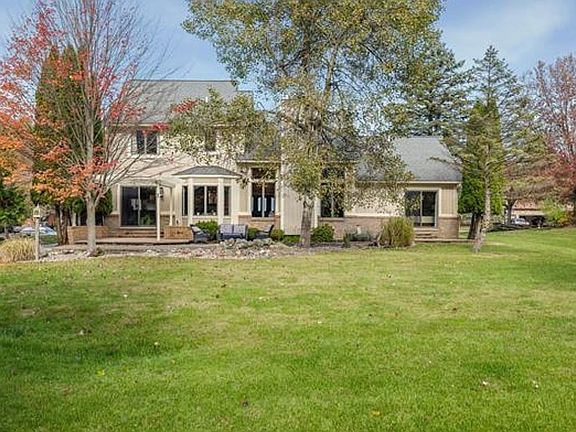 2nd image of 6595 Deer Ridge Dr