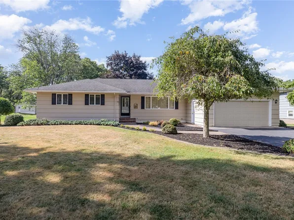 1515 Ayrault Rd, Fairport, NY 14450