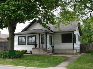 611 North St, Geneva, IL 60134