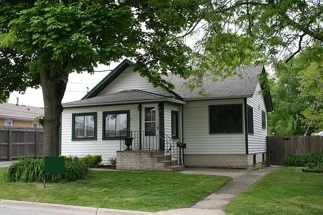 611 North St photo 1