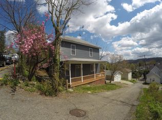 52 Grosvenor St, Athens, OH 45701