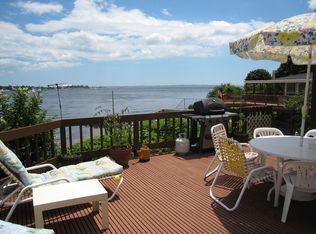 560 Pequot Ave, New London, CT 06320