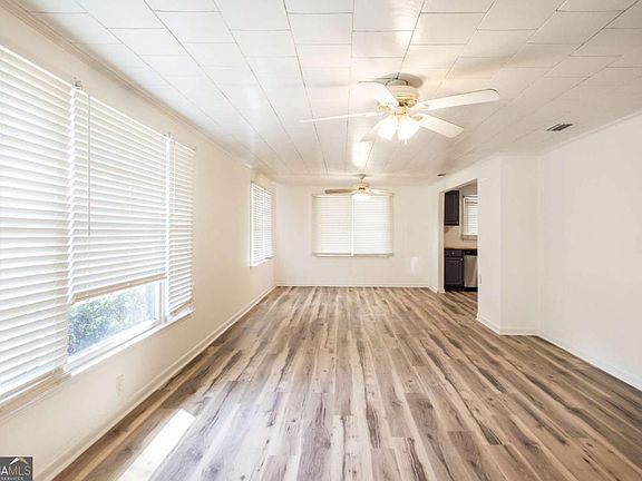 3rd image of 1329 Gorman Rd