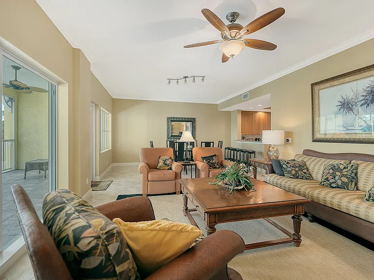 1308 Old Stickney Point Rd #W32 — Photo 2