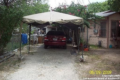 3rd image of 6711 Curtis St