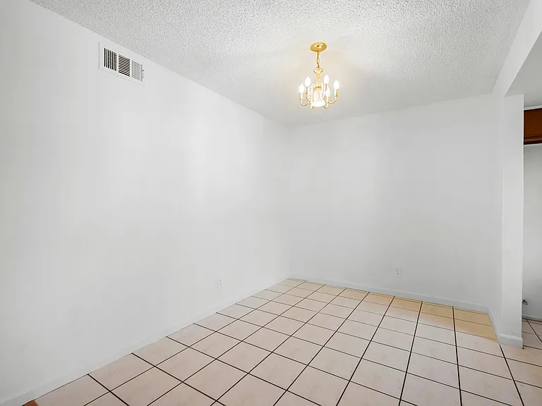 412 Ivy St #6 — Photo 8