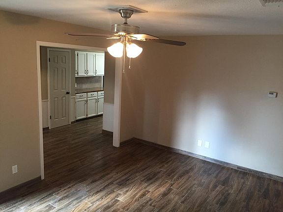 3rd image of 217 Dogwood Ln