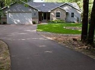 E7962 Weiland Rd, New London, WI 54961