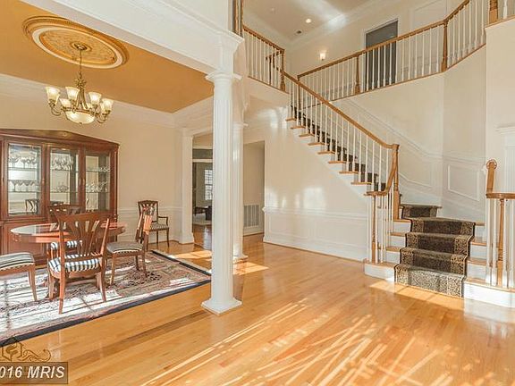 3rd image of 5027 Huntwood Manor Dr