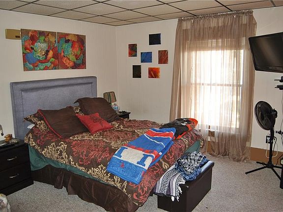 5th image of 1062 W 26th St