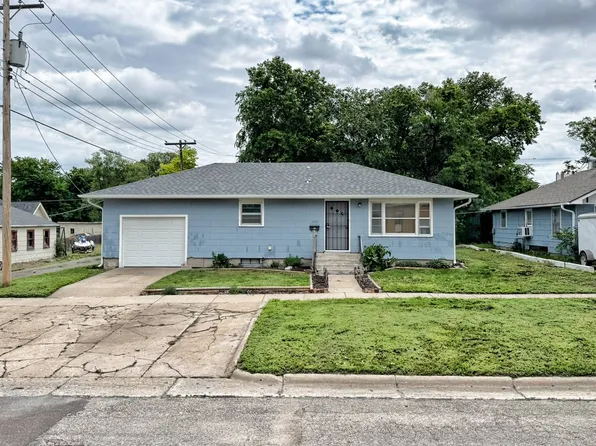 112 N Madison St, Smith Center, KS 66967