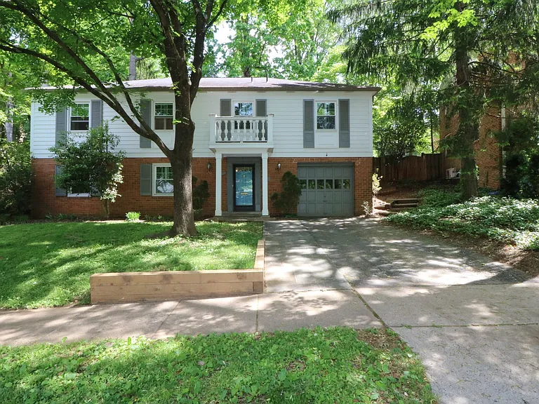 6703 Rannoch Rd — Photo 47