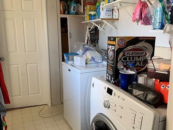 4th image of 11434 Buell St
