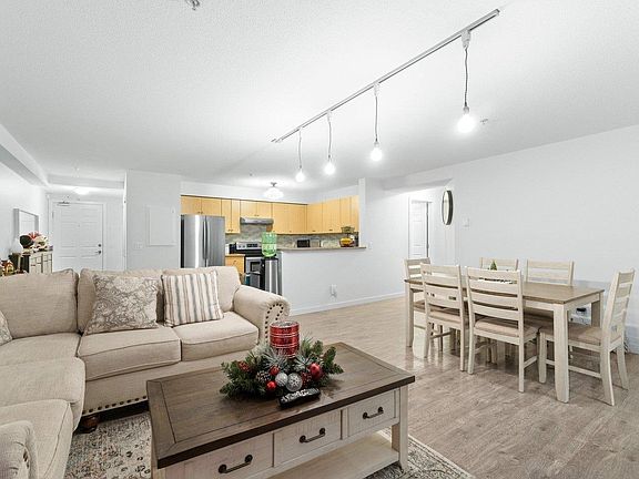 5th image of 244 Sherbrooke St #2117