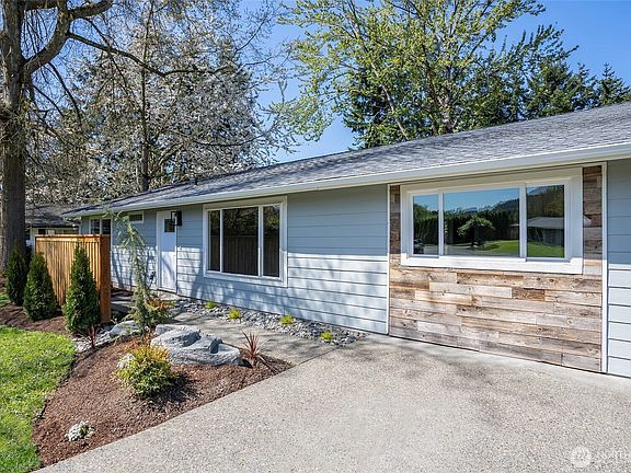 2nd image of 303 Alder Lane N