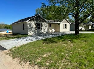 1102 Thomasville Rd, Houston, MO 65483