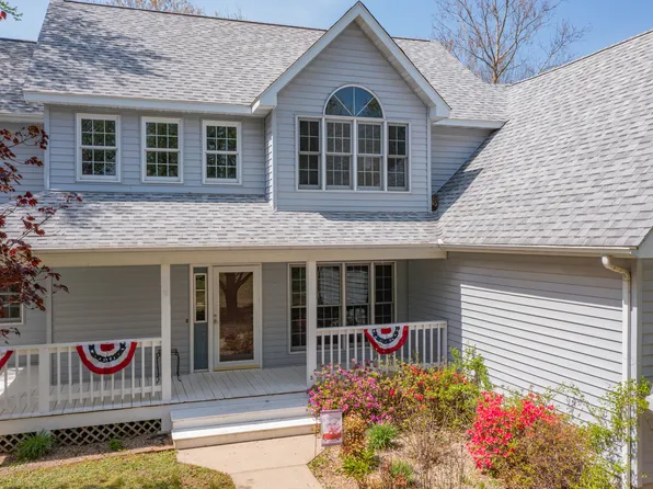 18749 N Tolle Ln, Mount Vernon, IL 62864