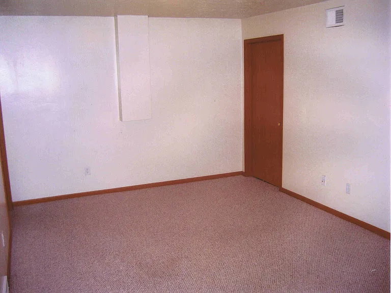 5466 Fillmore St — Photo 5