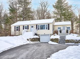 28 Taylor St, Groton, MA 01450