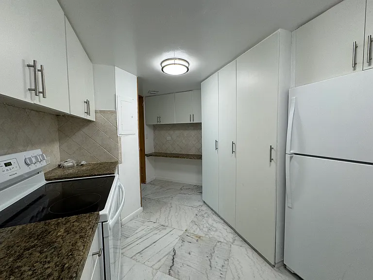 905 Brickell Bay Dr #928 — Photo 12