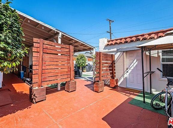 3rd image of 1123 W 161st St #1123
