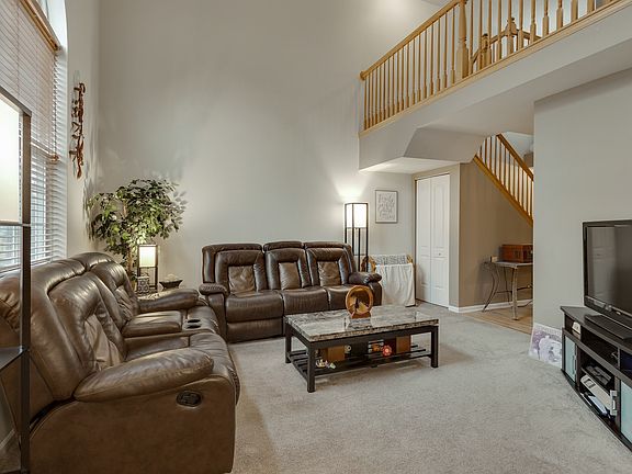 5th image of 263 Capitol Dr Unit C