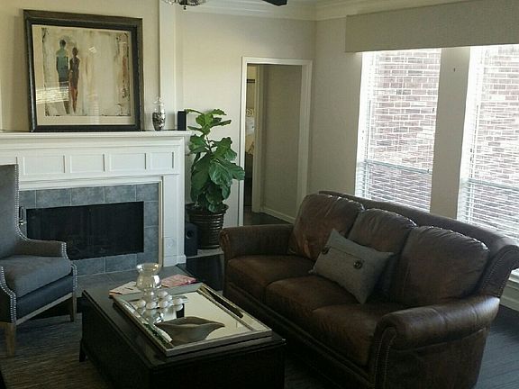 3rd image of 6327 Bridlewood Dr