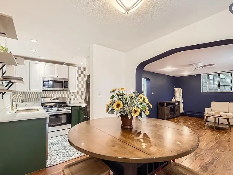 2233 Kearney St #19 — Photo 7