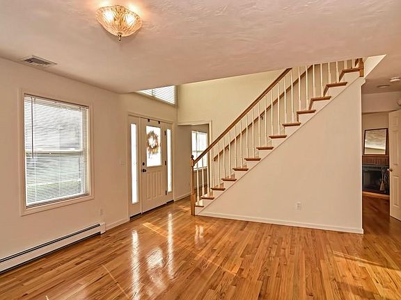 5th image of 123 Hillside Ave Unit 123