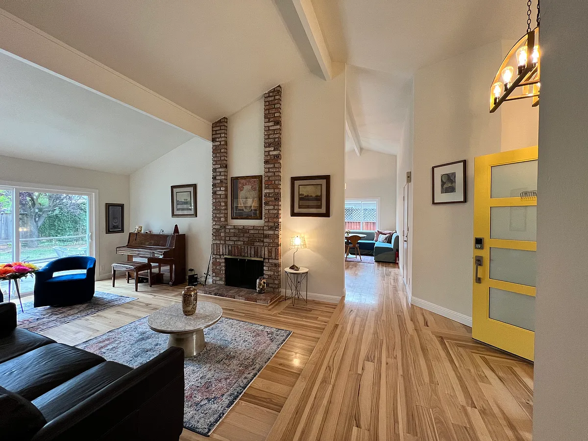 Building Photo - 881 Fieldwood Ct