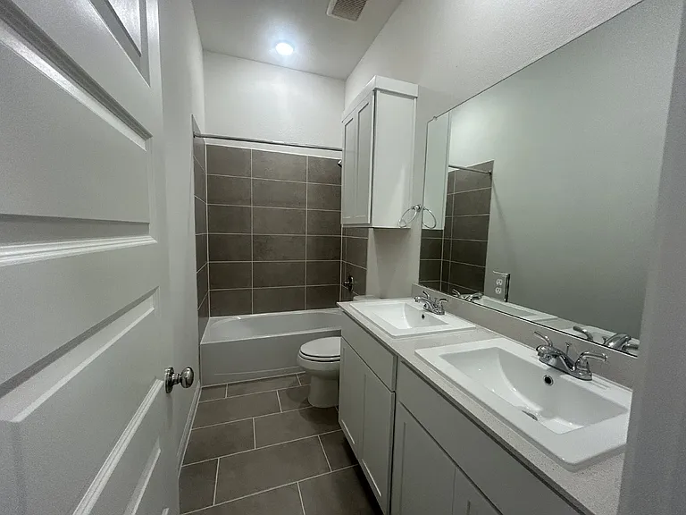 176 Hornet St — Photo 18
