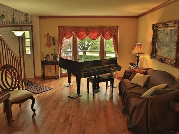 5th image of 2563 Millington Ln