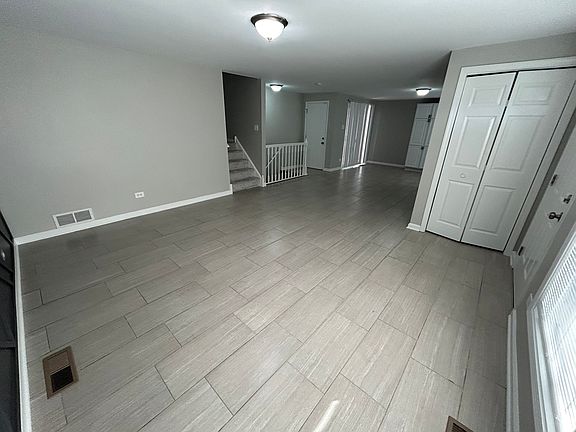 4th image of 1058 E 161st Pl