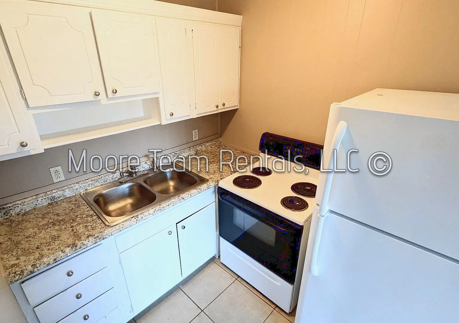 Hendersonville Heights Apts 84 — Photo 4