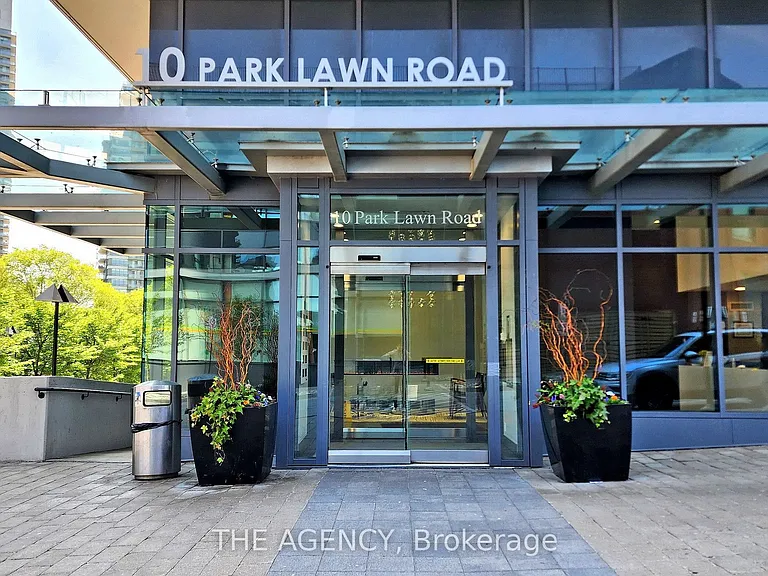 10 Park Lawn Rd #LPH09 — Photo 2