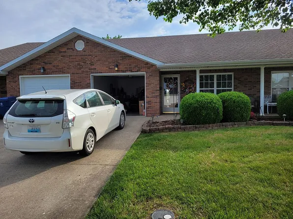 212 Bluegrass Dr, Campbellsville, KY 42718